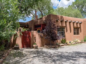 Nhà (2 Bedrooms) | Tiện nghi, dịch vụ nơi lưu trú