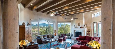 House (5 Bedrooms) | Property amenity