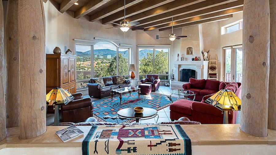 Dorthia Garden Retreat & Views by Kokopelli Property Management