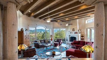 House (5 Bedrooms) | Property amenity