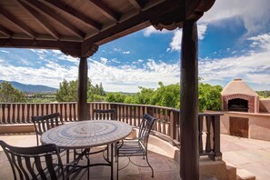 Casa (5 Bedrooms) | Servicio de la propiedad
