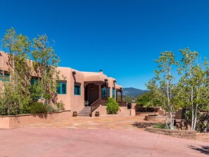 Casa (5 Bedrooms) | Servicio de la propiedad