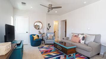 House (2 Bedrooms) | Property amenity