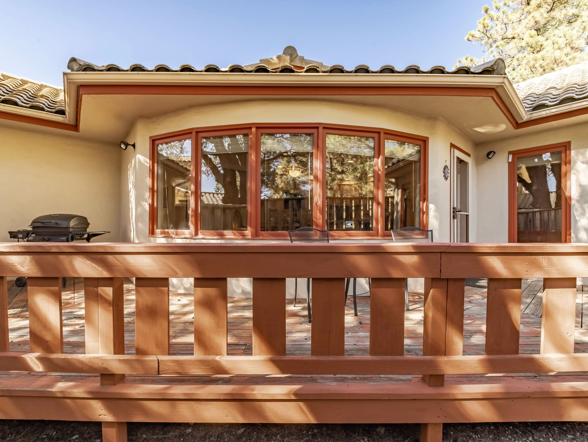 Studio (3 Bedrooms) | Property amenity