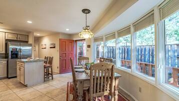 Studio (3 Bedrooms) | Fasilitas properti