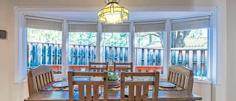 Estudio (3 Bedrooms) | Servicio de la propiedad