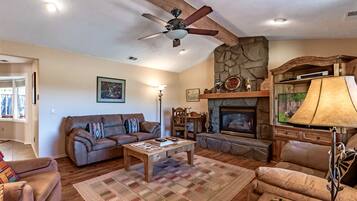 Studio (3 Bedrooms) | Fasilitas properti