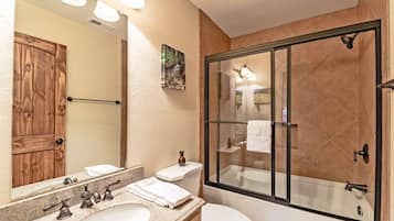 Studio (3 Bedrooms) | Property amenity