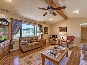 Studio (3 Bedrooms) | Property amenity