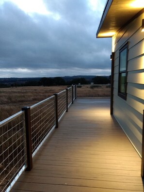 Terrace/patio - Absolute Repose - Secluded Cottage (Stonewall)