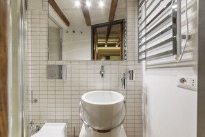 Douche, sèche-cheveux