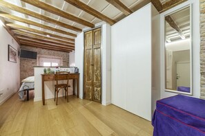 1 bedroom, iron/ironing board, WiFi