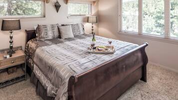 Studio (1 Bedroom) | Property amenity