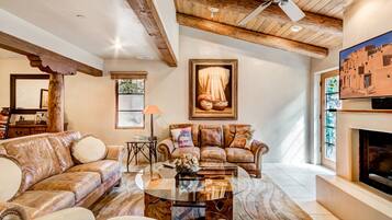 House (3 Bedrooms) | Property amenity