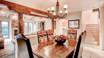 House (3 Bedrooms) | Property amenity