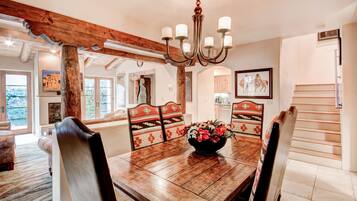 House (3 Bedrooms) | Property amenity