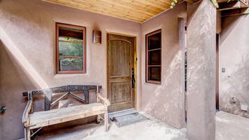 House (3 Bedrooms) | Property amenity