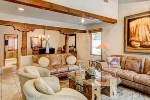 House (3 Bedrooms) | Property amenity - El Corazon de Santa Fe by Kokopelli Property Management (Santa Fe)