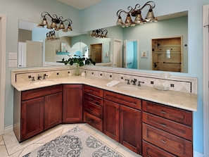 Studio (5 Bedrooms) | Property amenity
