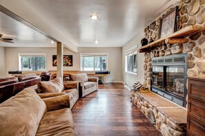 Studio (Multiple Bedrooms) | Property amenity