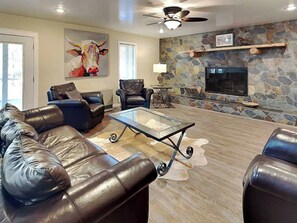 Studio (Multiple Bedrooms) | Property amenity