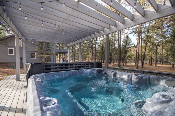 Studio (Multiple Bedrooms) | Property amenity