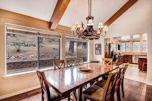 Studio (Multiple Bedrooms) | Property amenity