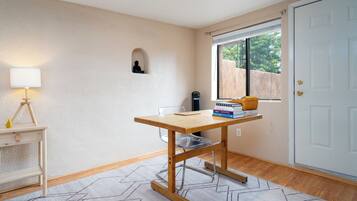 House (2 Bedrooms) | Kemudahan hartanah