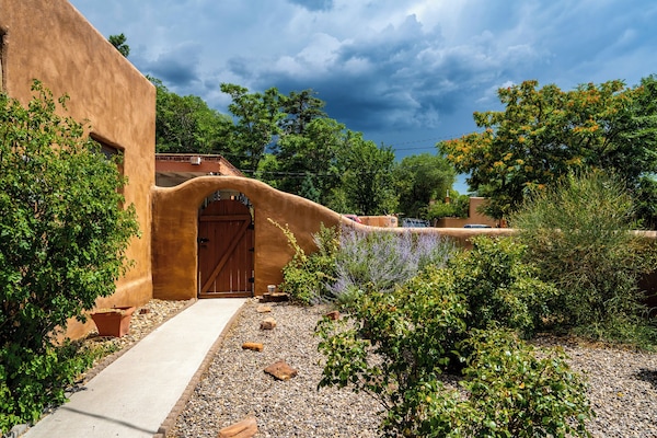 House (2 Bedrooms) | Property amenity