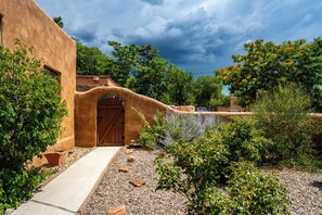 Casa (2 Bedrooms) | Servicio de la propiedad