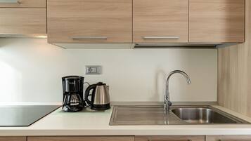 Ofen, Geschirrspüler, Toaster, Hochstuhl