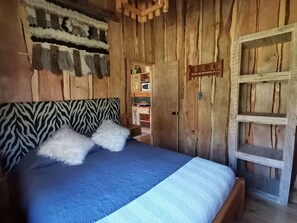 2 bedrooms, bed sheets