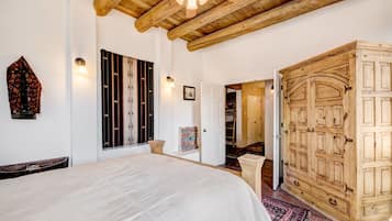 Casa (4 Bedrooms) | Servicio de la propiedad