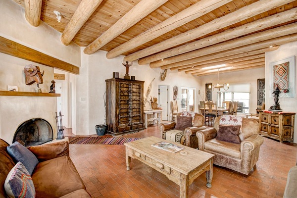 House (4 Bedrooms) | Property amenity