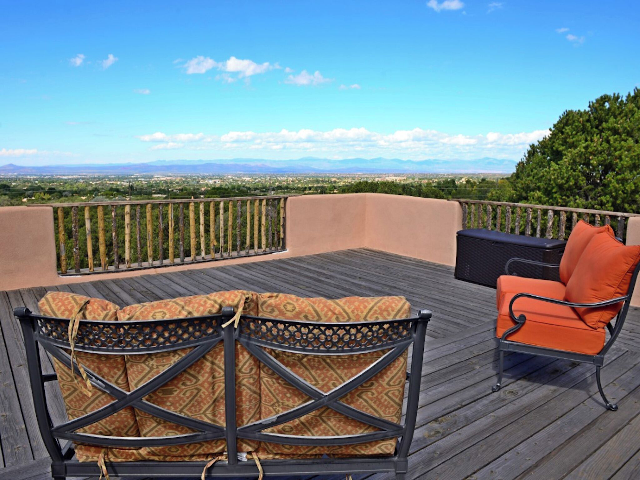 House (4 Bedrooms) | Front of property