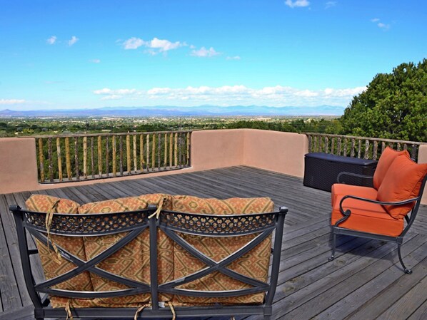 House (4 Bedrooms) | Front of property - Moonstar by Kokopelli Property Management (Santa Fe)