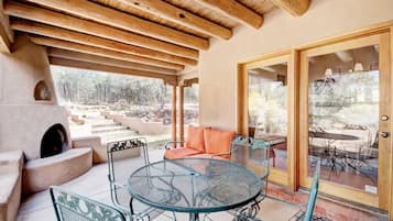 House (4 Bedrooms) | Property amenity