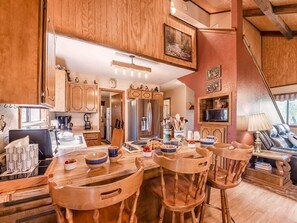 Studio (3 Bedrooms) | Property amenity