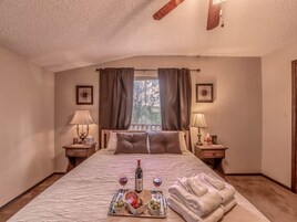 开间 (3 Bedrooms) | 住宿服务设施