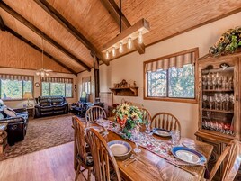 Studio (3 Bedrooms) | Property amenity