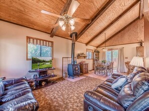 Studio (3 Bedrooms) | Property amenity - Mockingbird Cabin by Ruidoso Vacation Rentals (Ruidoso Downs)