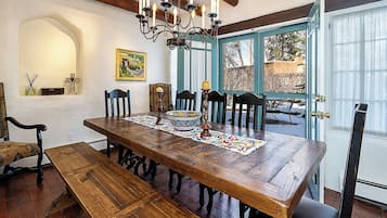 House (4 Bedrooms) | Property amenity