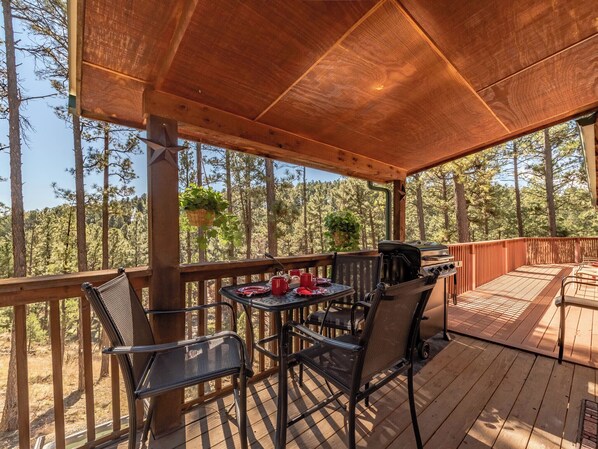 Studio (3 Bedrooms) | Property amenity