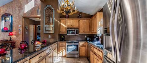 Cabaña, 3 habitaciones | Cocina privada | Frigorífico, microondas, horno y placa de cocina