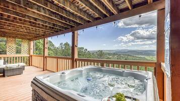 Studio (3 Bedrooms) | Property amenity