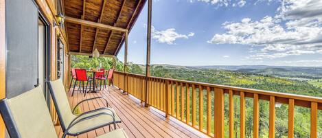 Studio (3 Bedrooms) | Front of property