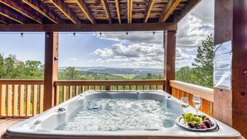 Studio (3 Bedrooms) | Property amenity