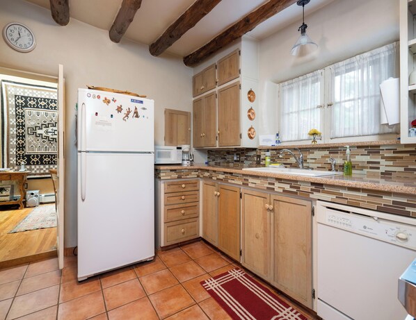 House (3 Bedrooms) | Property amenity