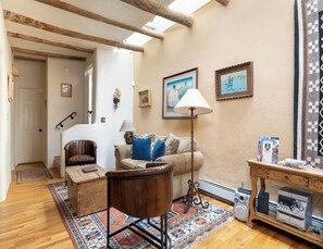 House (3 Bedrooms) | Property amenity