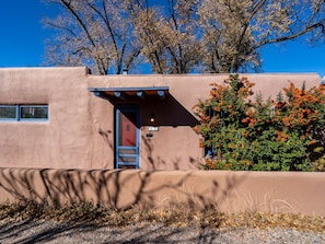 House (2 Bedrooms) | Property amenity